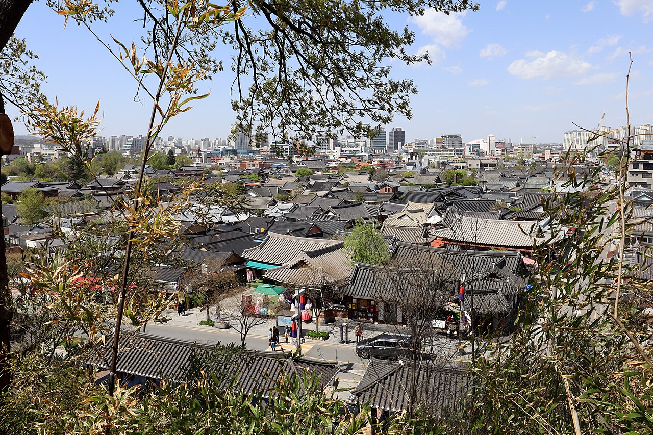 전주 한옥마을 기와지붕 전경